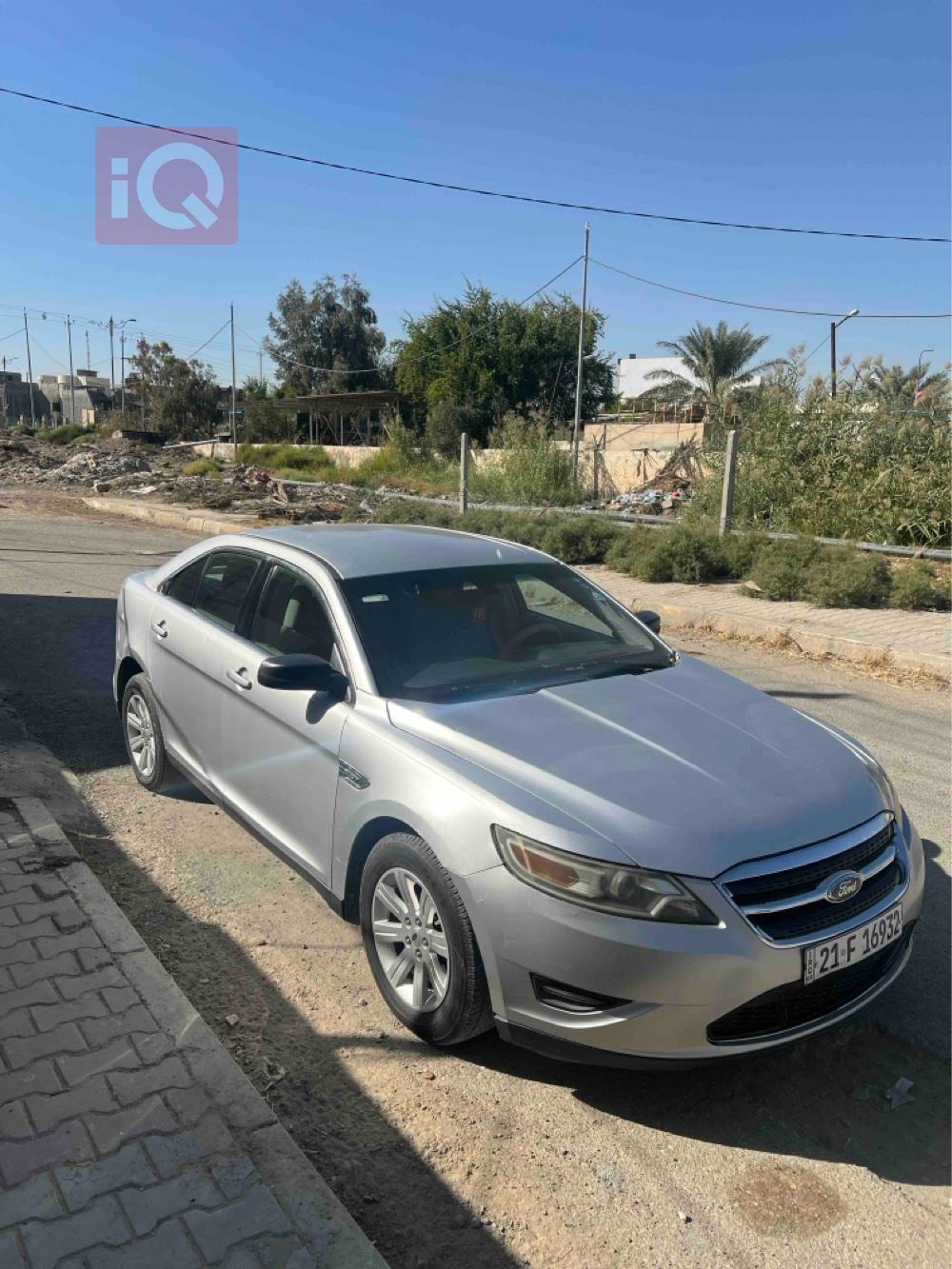 Ford Taurus